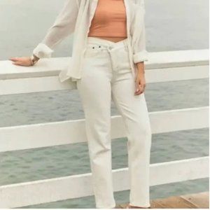 Abercrombie & Fitch Curve Love The '90s Straight Ultra High Rise White Jeans